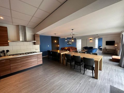 MAISON 12 personnes