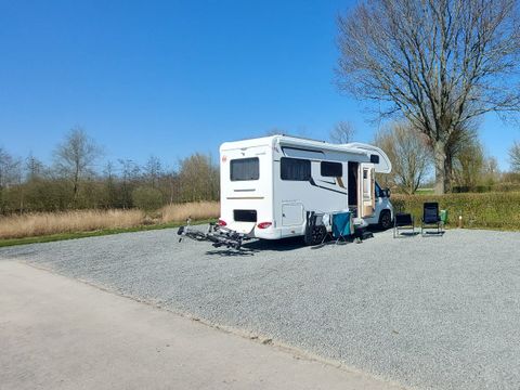 Emplacement - Aire de camping-car confort