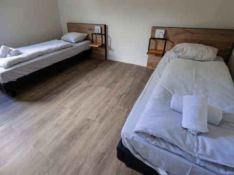 BUNGALOW 8 personnes - Famille