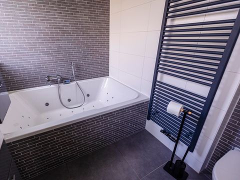 BUNGALOW 4 personnes - Wellness Badhuys 13