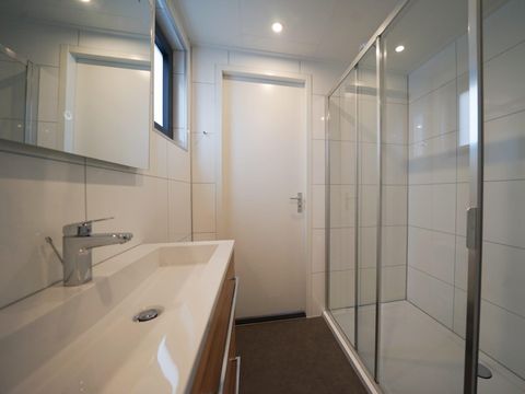 BUNGALOW 4 personnes - Cube Exclusif