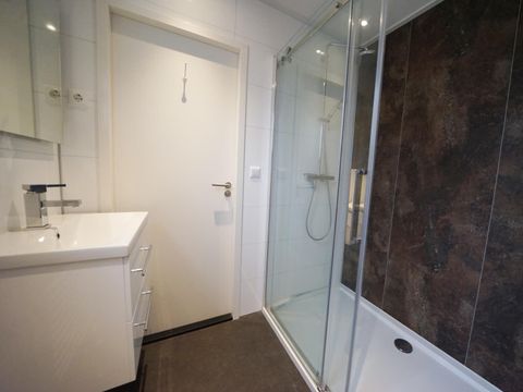 BUNGALOW 4 personnes - Cube Exclusif