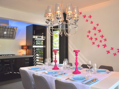 BUNGALOW 6 personnes - Cube Elite
