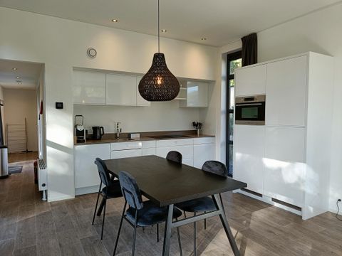 BUNGALOW 4 personnes - Cube Exclusif