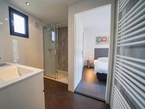 BUNGALOW 4 personnes - Cube Exclusif