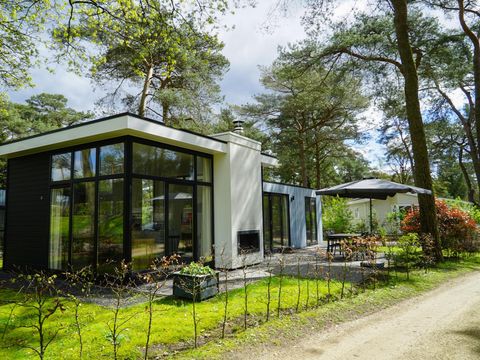 BUNGALOW 4 personnes - Cube Exclusif