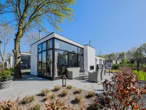 BUNGALOW 4 personnes - Cube Exclusif