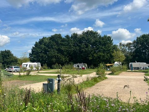 Emplacement - Champ de tracteurs