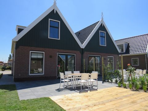 BUNGALOW 6 personnes - Pièce commutée