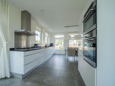 MAISON 12 personnes - Tour Ouest