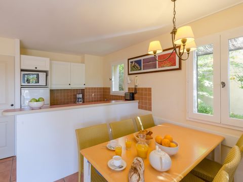 APPARTEMENT 8 personnes - 2 CHAMBRES + 1 COIN NUIT - BALCON