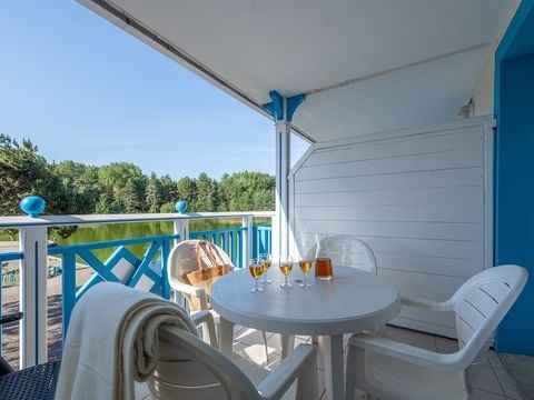 STUDIO 4 personnes - 1 coint nuit - Terrasse ou balcon - Quartier de la Place