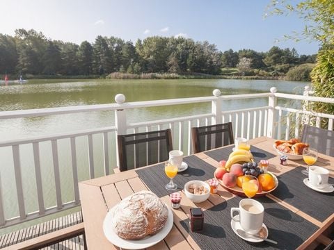 MAISON 8 personnes - 2 chambres + 1 coin nuit - Terrasse - Vue sur le lac