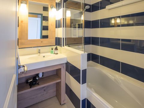 APPARTEMENT 4 personnes - 1 chambre - Terrasse ou balcon - Vue sur la mer