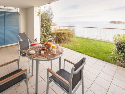APPARTEMENT 4 personnes - 1 chambre - Terrasse ou balcon - Vue mer ouverte - Front de mer