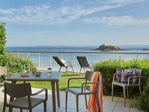 Appartement 4 personnes - 1 chambre - Terrasse ou balcon - Vue mer ouverte - Front de mer