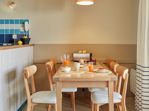 APPARTEMENT 6 personnes - 1 chambre + 1 alcôve - Terrasse ou balcon - Vue mer - Front de mer