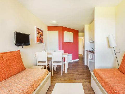 APPARTEMENT 6 personnes - 1 CHAMBRE + 1 COIN NUIT - TERRASSE OU BALCON