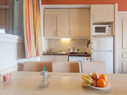 APPARTEMENT 6 personnes -  1 CHAMBRE + 1 COIN NUIT - TERRASSE OU BALCON - VUE MER