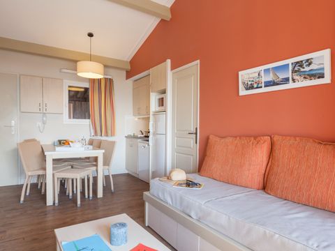 APPARTEMENT 6 personnes -  1 CHAMBRE + 1 COIN NUIT - TERRASSE OU BALCON - VUE MER