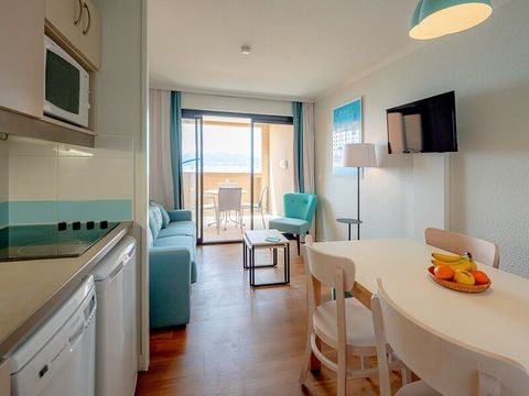 Studio 4 personnes - 1 coin nuit - Climatisation - Terrasse ou balcon