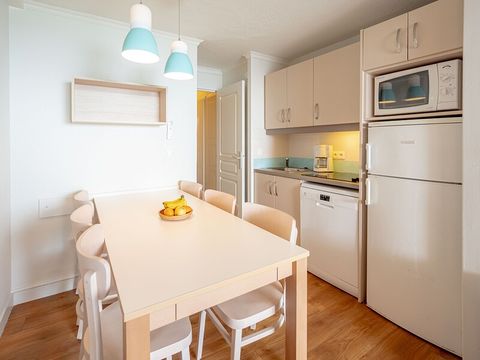 Appartement 6 personnes - 1 chambre + 1 coin nuit - Vue mer - Climatisation - Terrasse ou balcon