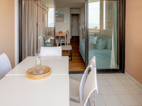 Appartement 6 personnes - 1 chambre + 1 coin nuit - Vue mer - Climatisation - Terrasse ou balcon