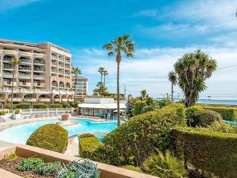 Appartement 6 personnes - 1 chambre + 1 coin nuit - Climatisation - Terrasse ou balcon