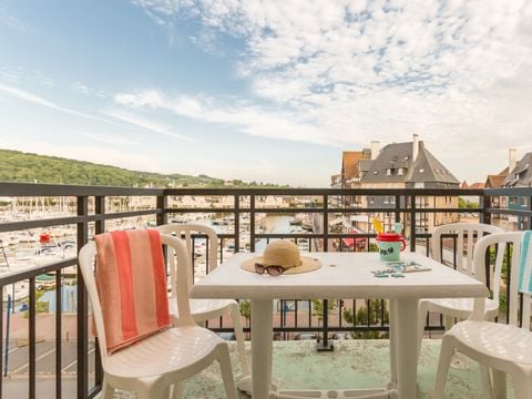 STUDIO 2 personnes - Studio - Terrasse ou balcon - Simple étage