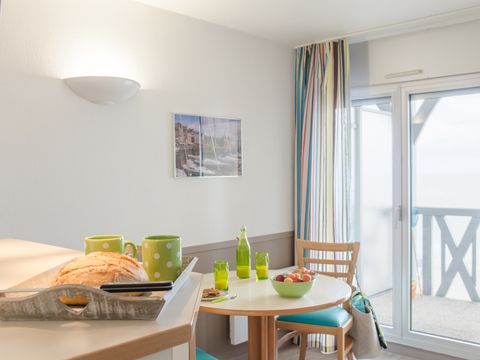 STUDIO 4 personnes - Studio - 1 coin nuit - balcon