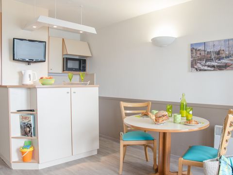 STUDIO 4 personnes - Studio - 1 coin nuit - balcon