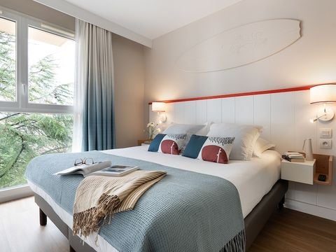 APPARTEMENT 6 personnes - - 1 chambre + 1 alcôve - Vue sur le jardin