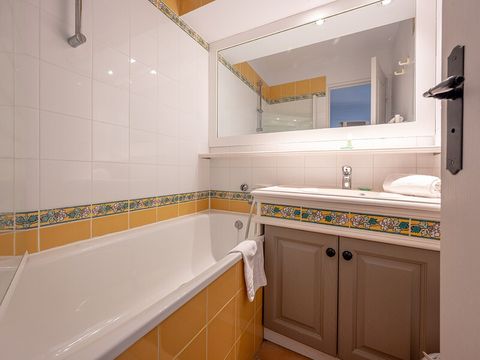 Appartement 6 personnes - 1 chambre - Terrasse ou balcon - Vue sur la mer - Climatisé