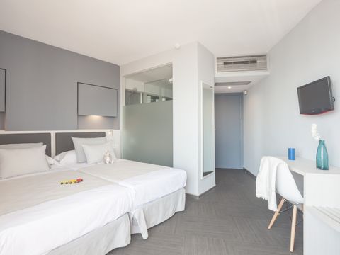 APPARTEMENT 2 personnes - Chambre standard climatisée