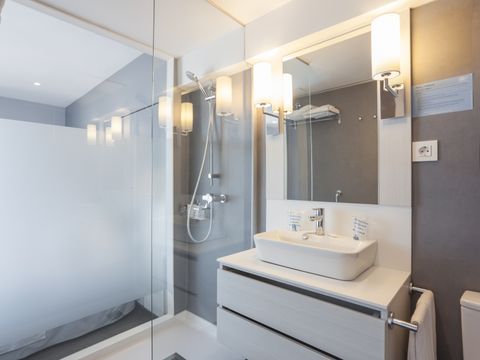 APPARTEMENT 2 personnes - Chambre standard climatisée