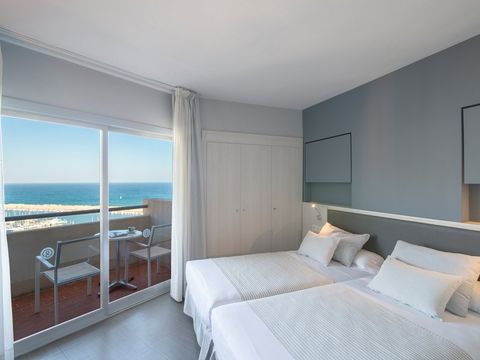 CHAMBRE 2 personnes - Chambre supérieure climatisée avec vue sur la mer