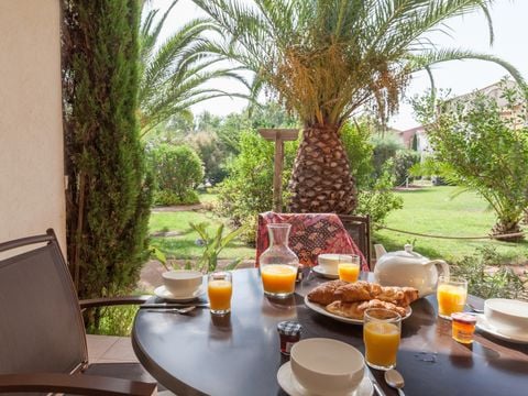 APPARTEMENT 4 personnes - 1 chambre - terrasse ou balcon - climatisé - rénové