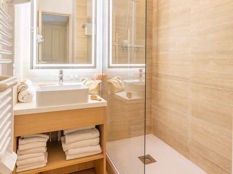 Appartement 5 personnes - 1 chambre - Terrasse ou balcon - Vue sur la piscine - Climatisé