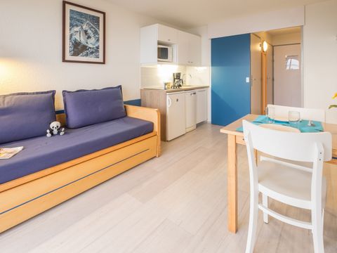 STUDIO 4 personnes - 1 coin nuit - Balcon