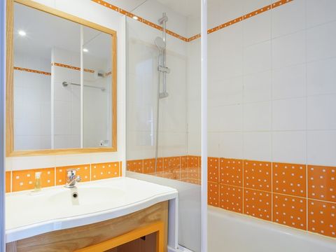 STUDIO 4 personnes - 1 coin nuit - Balcon - Vue mer