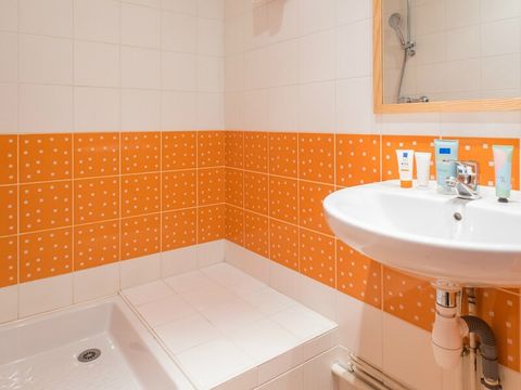 Appartement 6 personnes - 1 chambre - 1 coin - Nuit - Balcon