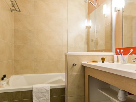 APPARTEMENT 4 personnes - 1 chambre - Balcon - Vue sur la montagne