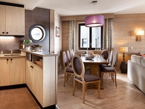 APPARTEMENT 8 personnes - 3 chambres - Balcon - Vue montagne dégagée