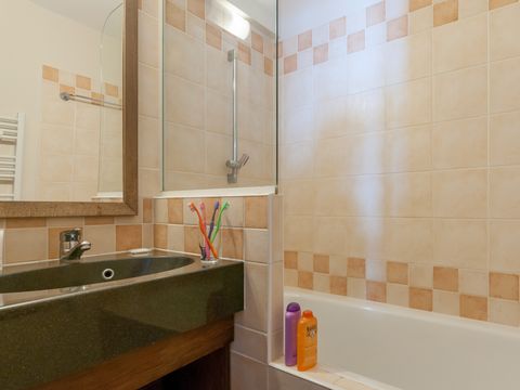 APPARTEMENT 6 personnes - 1 chambre + 1 coin nuit vue montagne dégagée