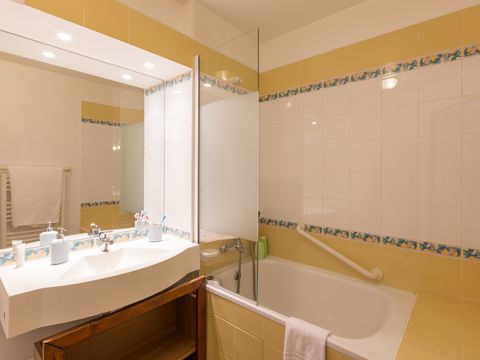 APPARTEMENT 4 personnes - - 1 COIN NUIT - VUE MONTAGNE 