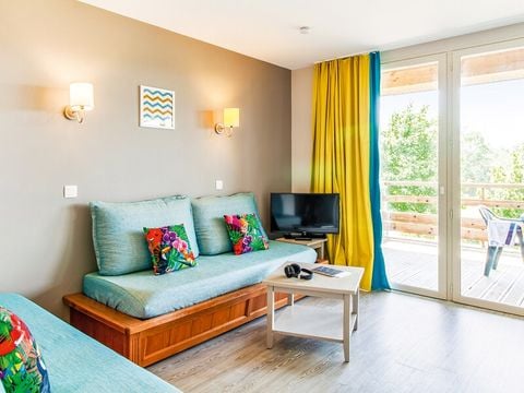 APPARTEMENT 7 personnes - 1 CHAMBRE + 1 COIN NUIT - TERRASSE OU BALCON