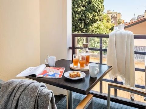 STUDIO 2 personnes - Studio 2 personnes, balcon, climatisé, vue cour, rénové