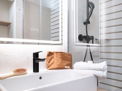 STUDIO 2 personnes - Studio 2 personnes, balcon, climatisé, vue cour, rénové