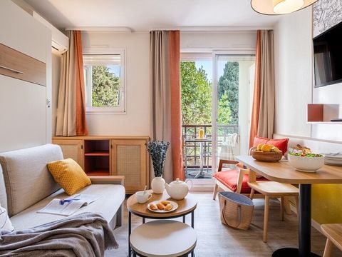 STUDIO 2 personnes - Studio 2 personnes, balcon, climatisé, vue cour, rénové
