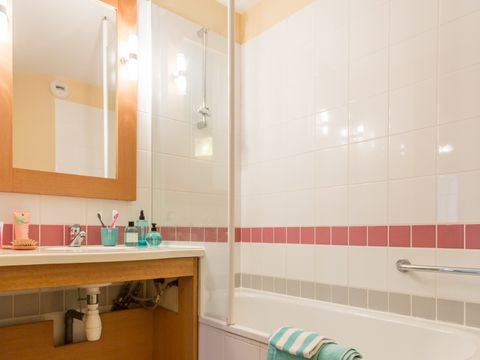 STUDIO 5 personnes - 1 coint nuit - Terrasse - Rez-de-jardin